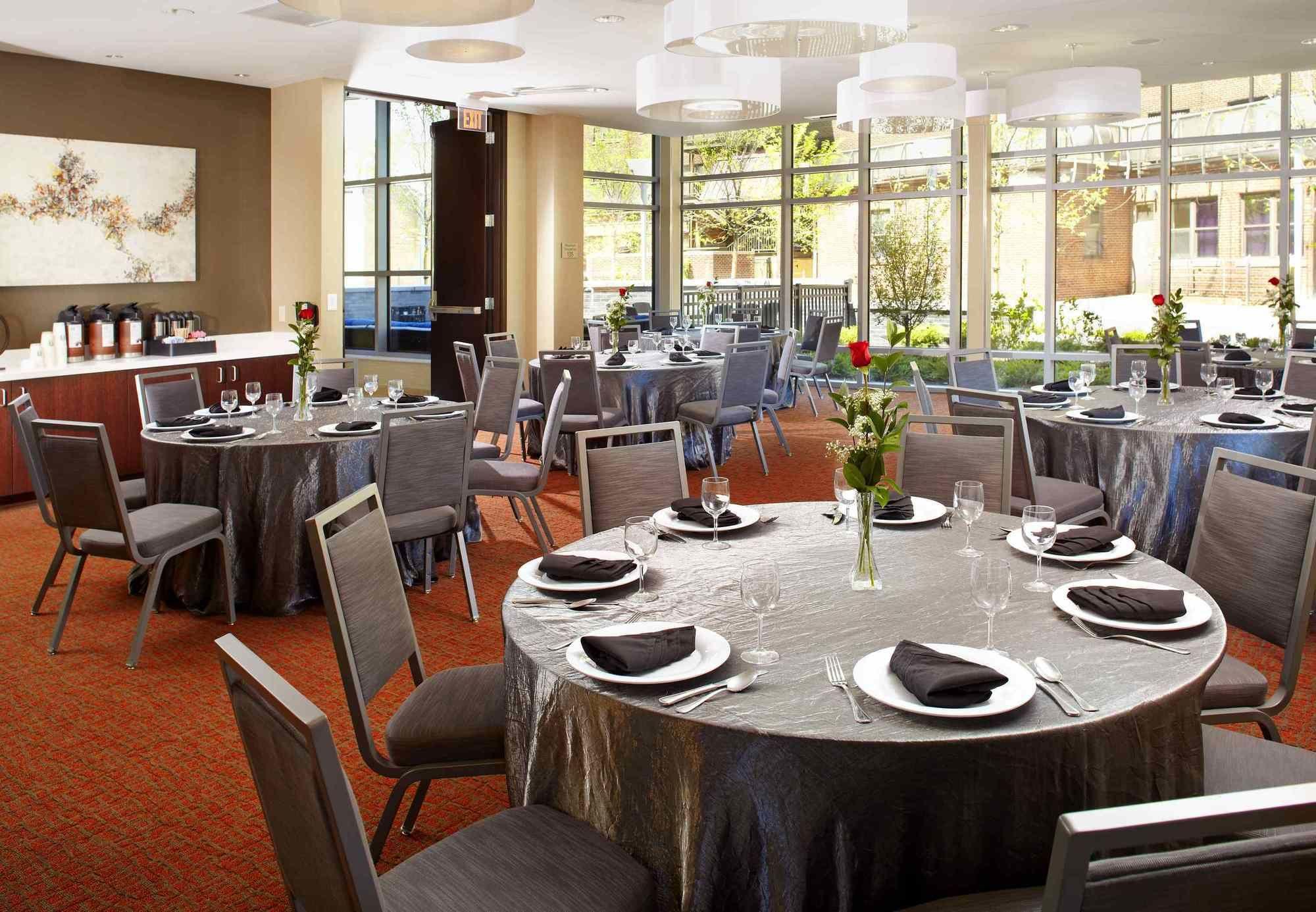 Courtyard Cleveland University Circle מראה חיצוני תמונה
