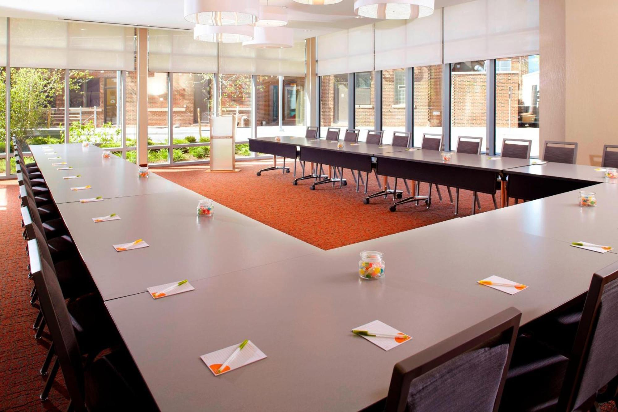 Courtyard Cleveland University Circle מראה חיצוני תמונה